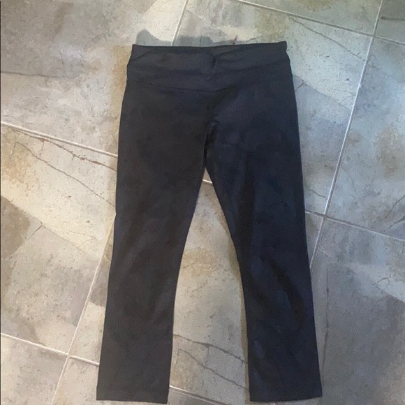 lululemon athletica Pants - Lulu lemon athletic Capri